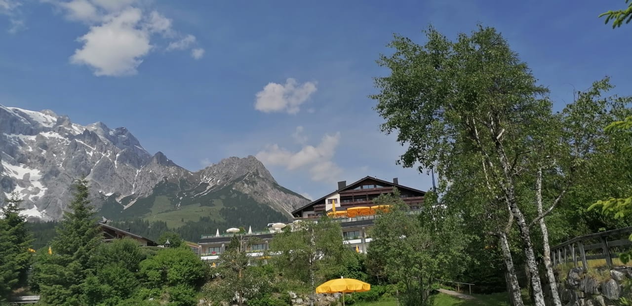 Außenansicht Übergossene Alm Resort