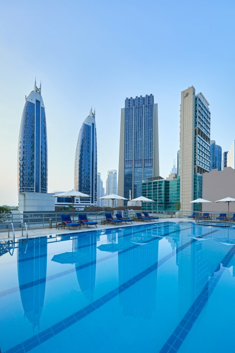 Pool Rose Rayhaan by Rotana