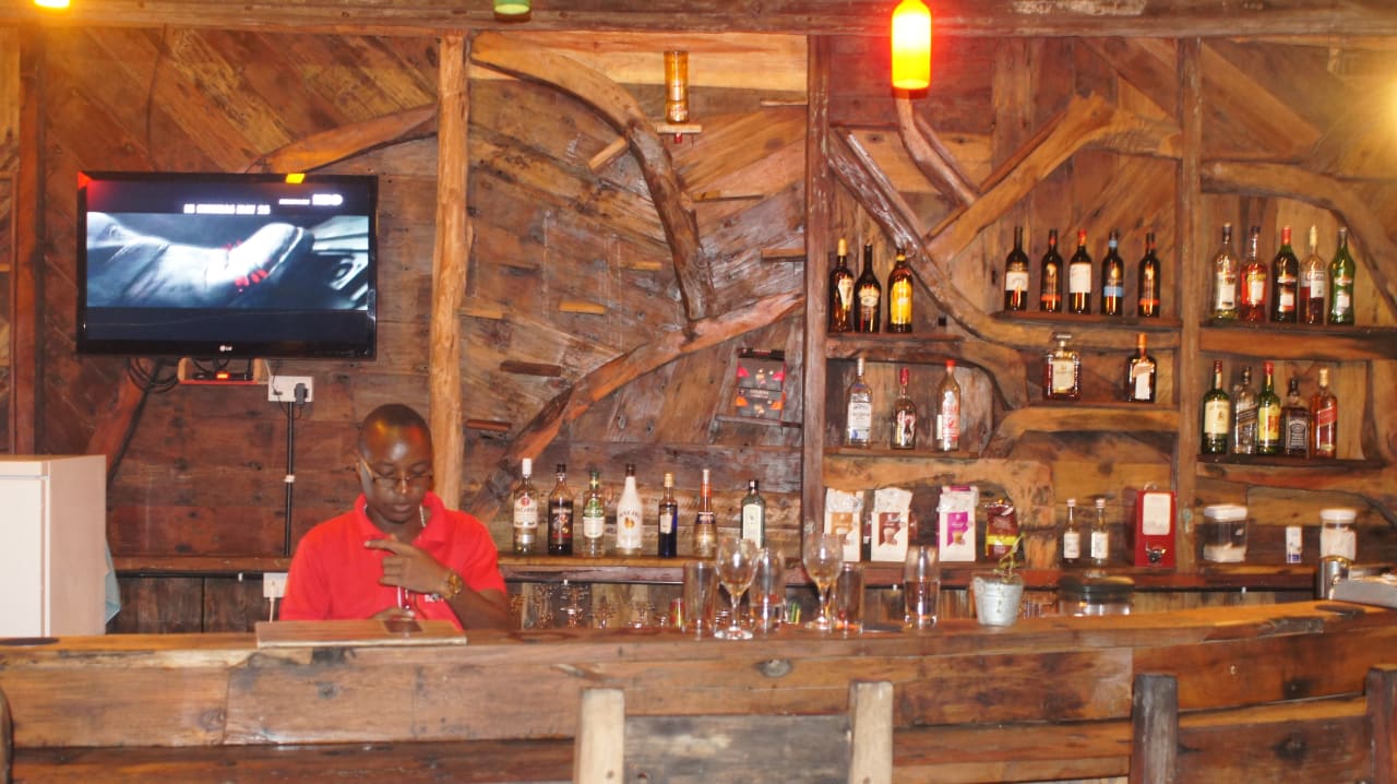 Zanzi Bar Paradise Beach Resort