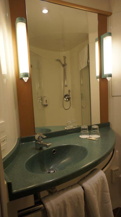 Przyjemna toaleta Hotel ibis London Wembley