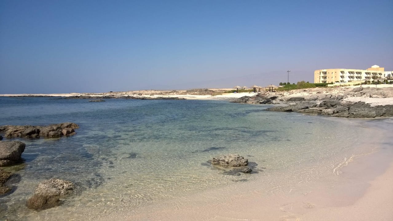 Felsiger Strand Wyndham Garden Salalah Mirbat