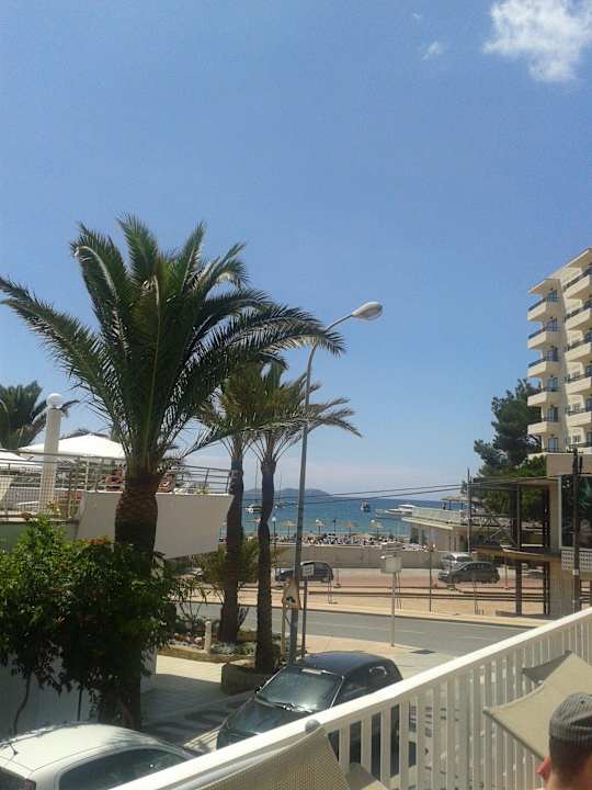 Blick von der Poolterrasse auf das Meer Hotel Osiris
