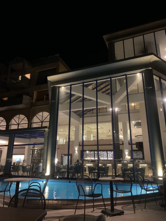 Außenansicht Kresten Palace Hotel