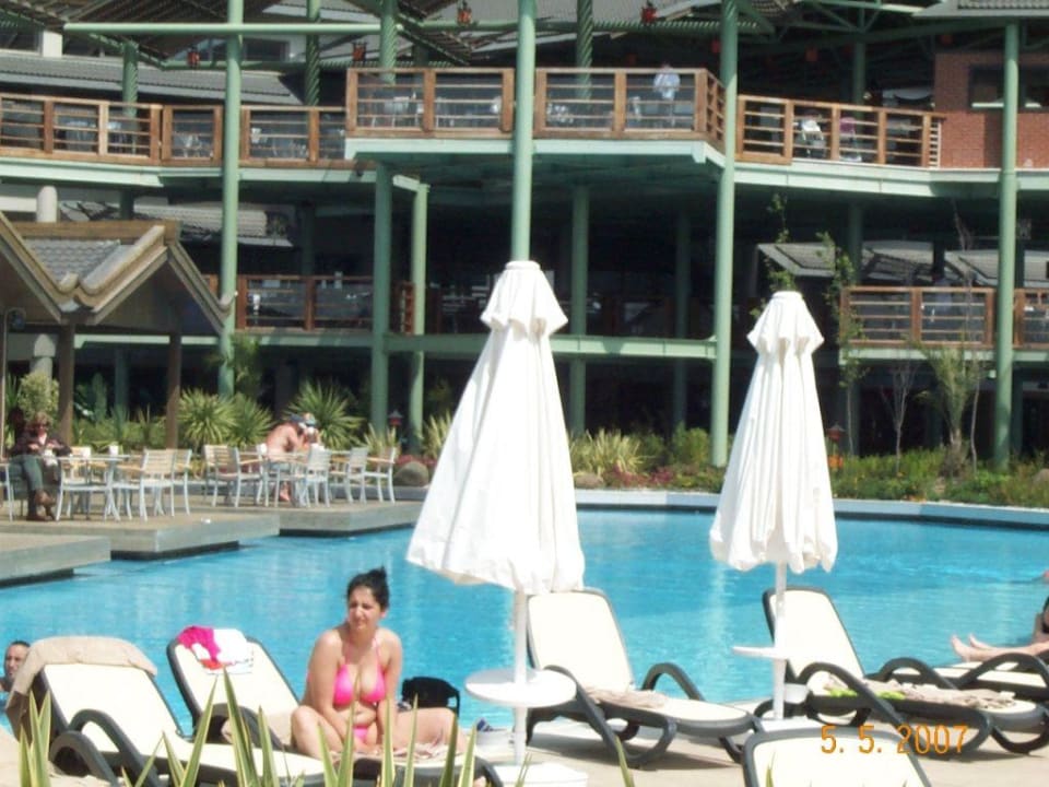 Am Pool Limak Lara Deluxe Hotel & Resort