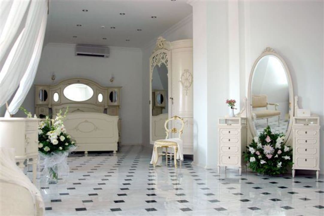 РЧЕУЛИ ВИЛЛА - номер люкс Hotel Reuchli Villa