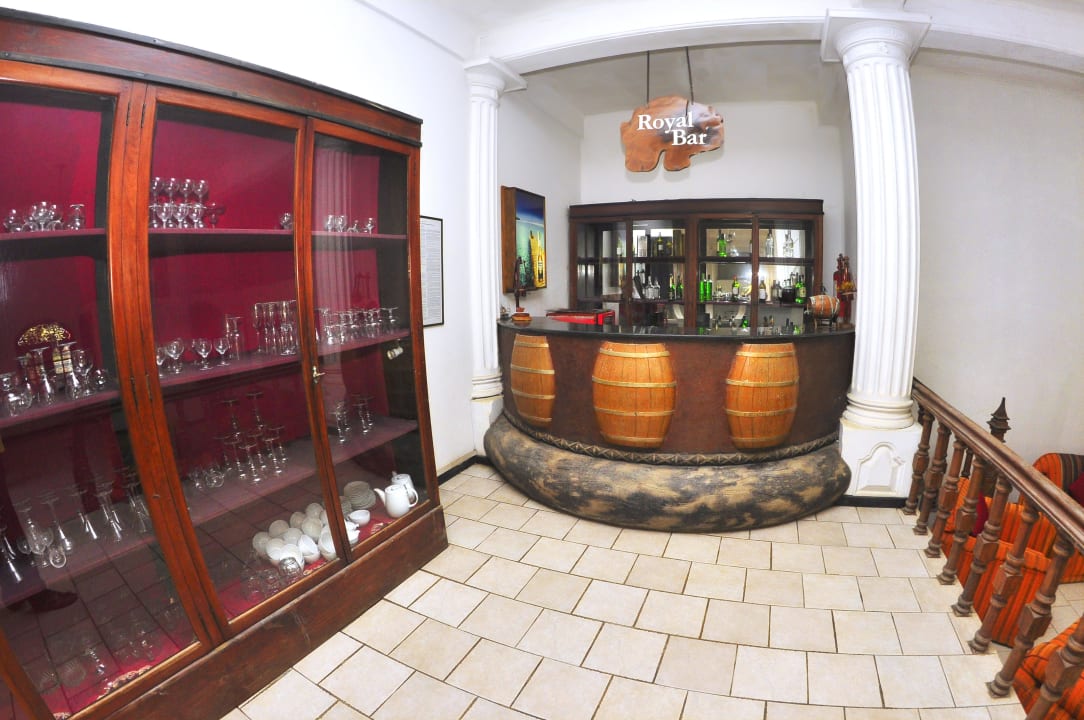 Bar Royal Beach Resort