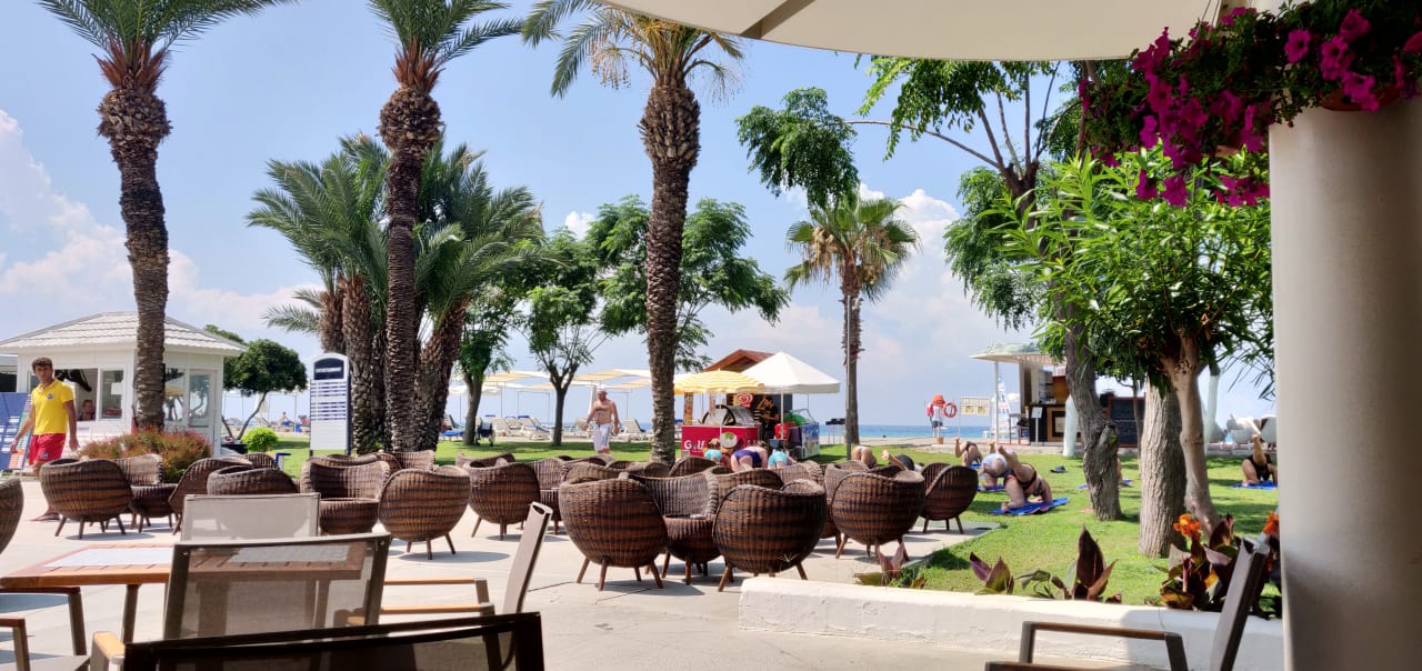 Blick von der Poolbar Richtung Strand/Meer. Labranda Alantur Resort