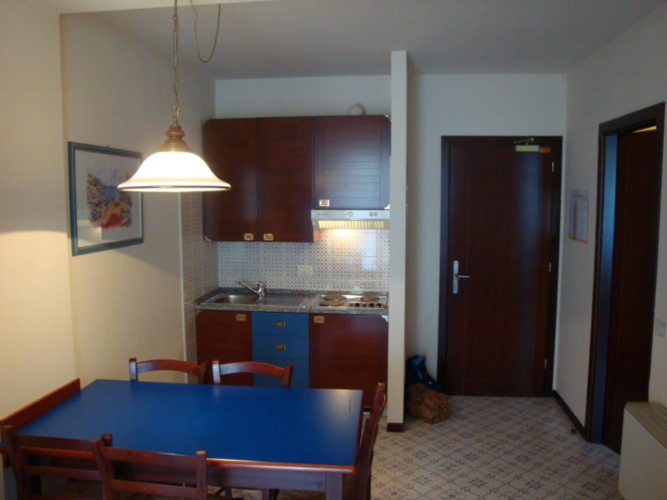 Küche und Wohnraum Aparthotel Holiday