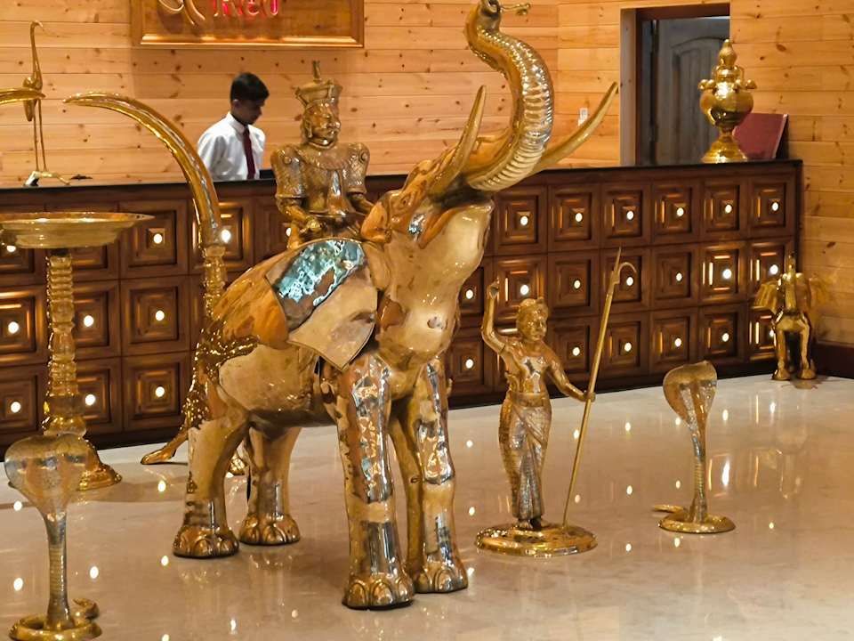 Lobby Araliya Red - Budget friendly Hotel- Where you find stunning 360 panoramic view of Nuwara Eliya