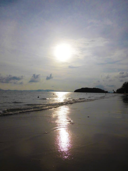 Strand am Abend Dusit Thani Krabi Beach Resort