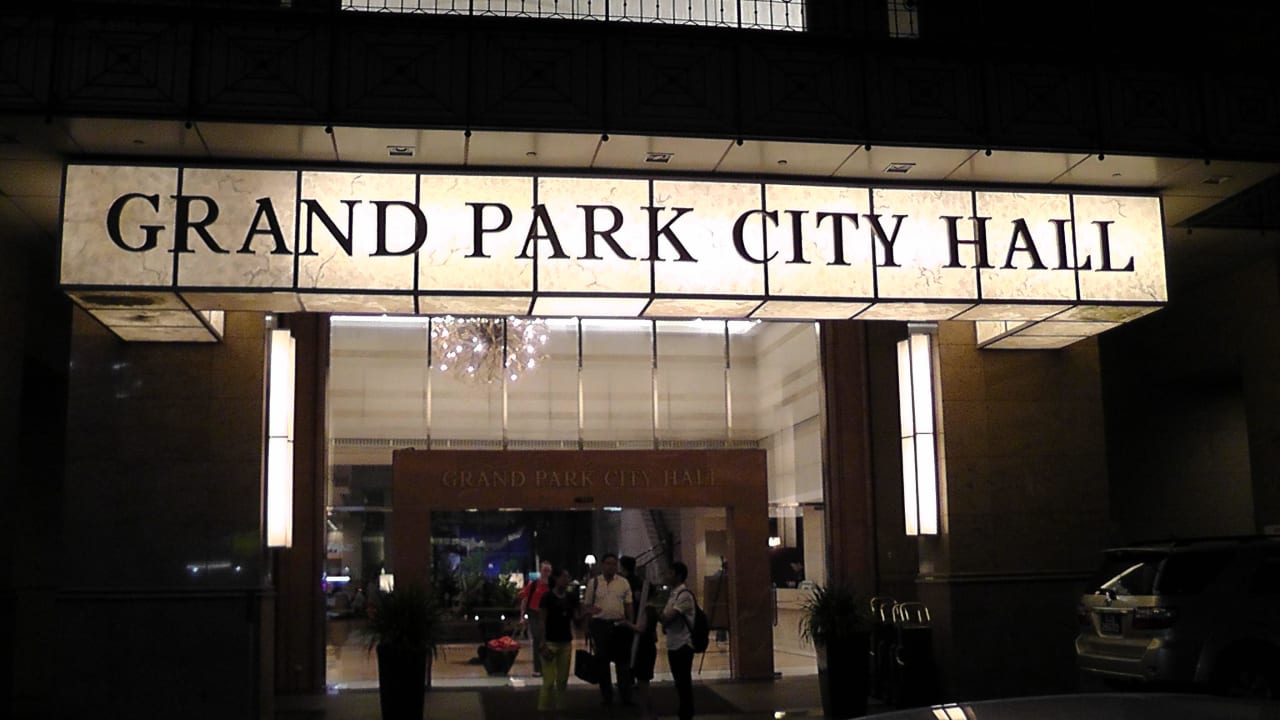 Haupteingang Hotel Grand Park City Hall