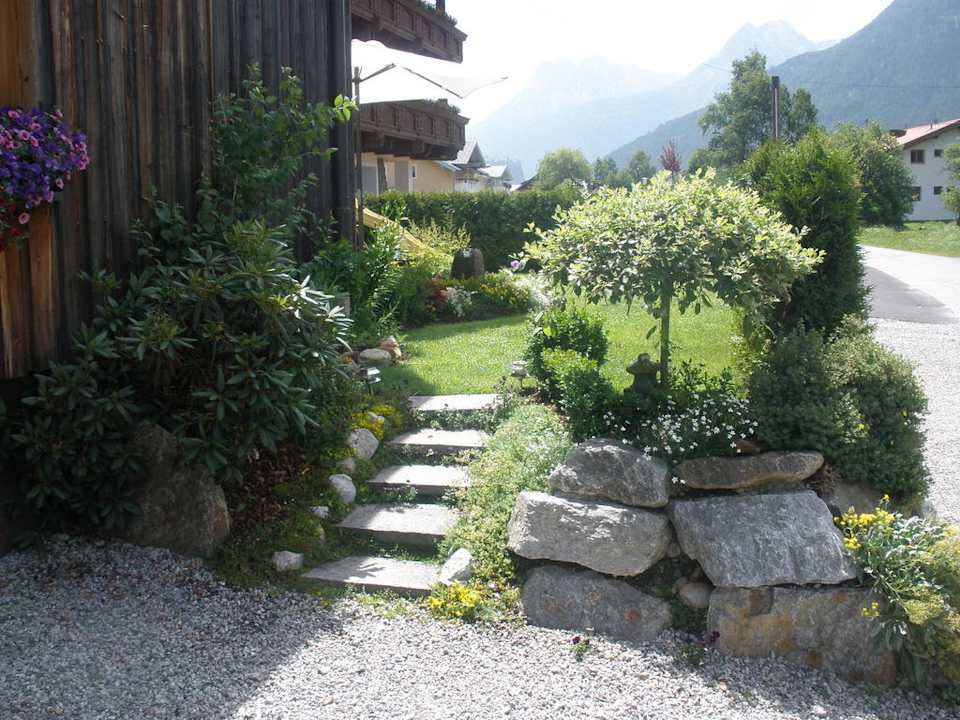 Gartenansicht Alpenapart Grüner