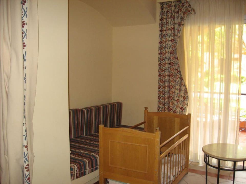 Kinderbett oder Sitzgelegenheit Jaz Makadi Oasis Resort