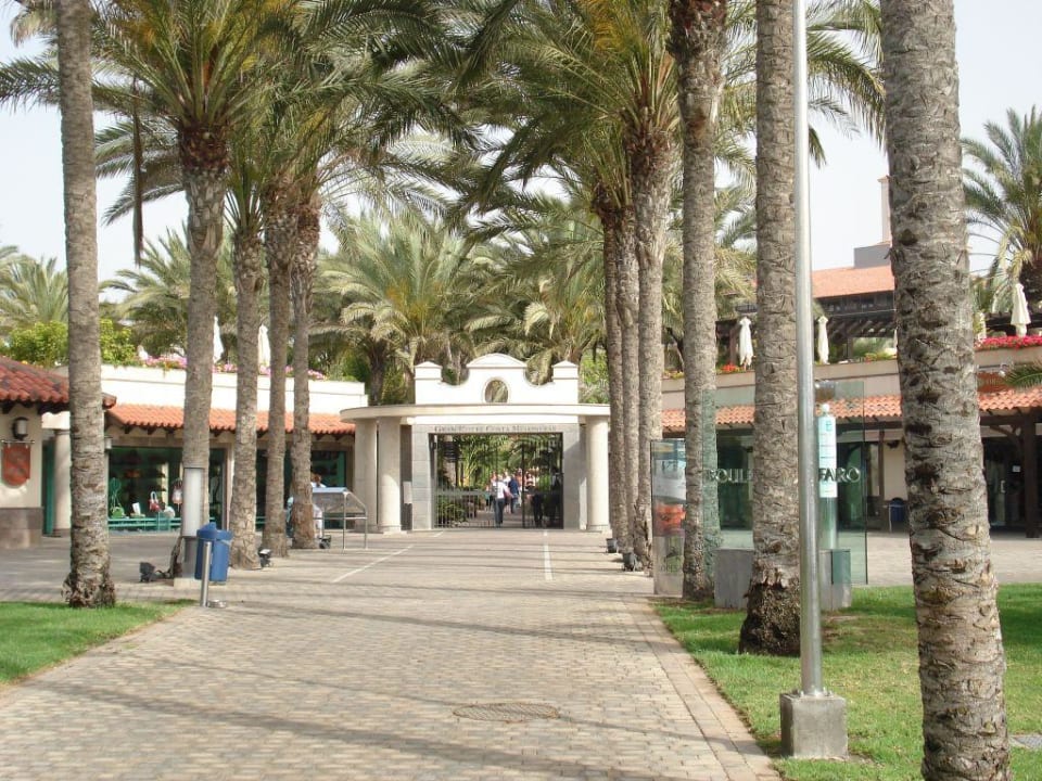 Hoteleingang vom Strand aus Lopesan Costa Meloneras, Resort & Spa