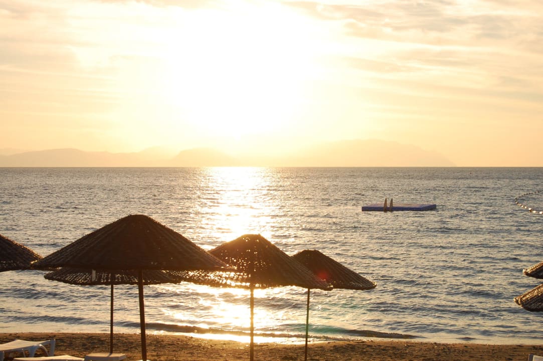 Sonnenuntergang am Strand Hotel Ephesia