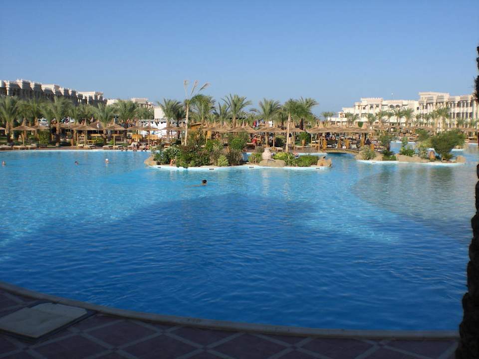 Teil der Poolanlage Pickalbatros Palace Resort