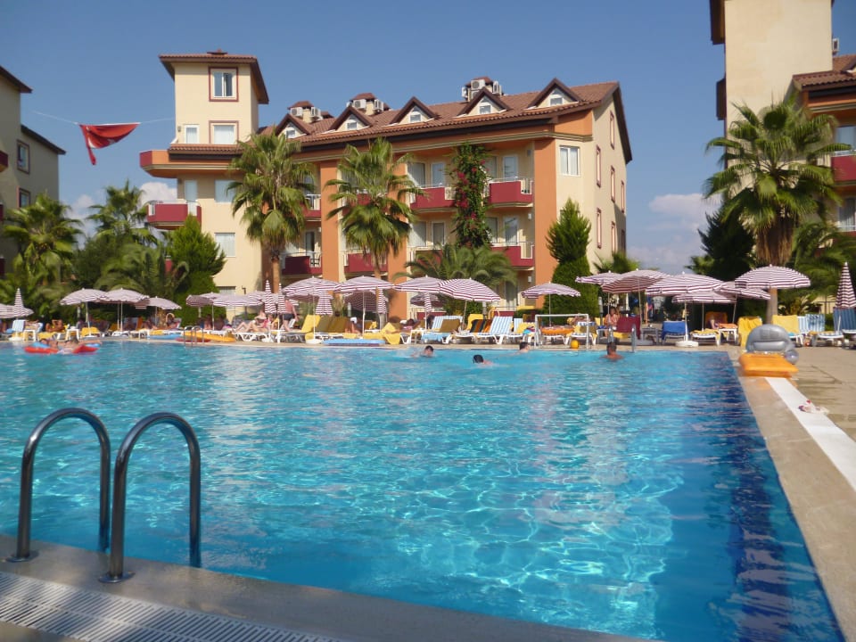 Eine sehr schöne Poolanlage 14.09.2012 Hotel Orfeus Park