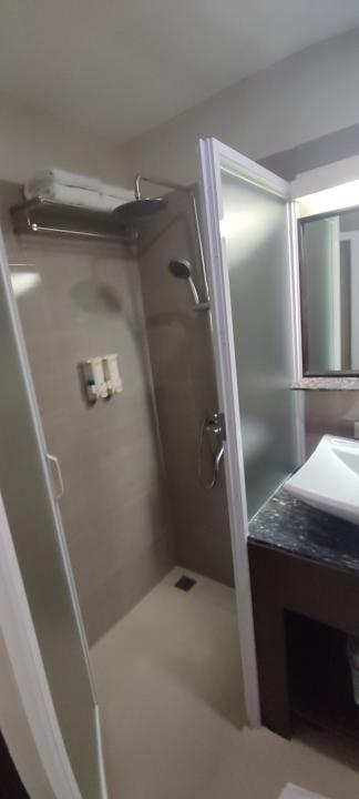 Zimmer Achievers Airport Hotel