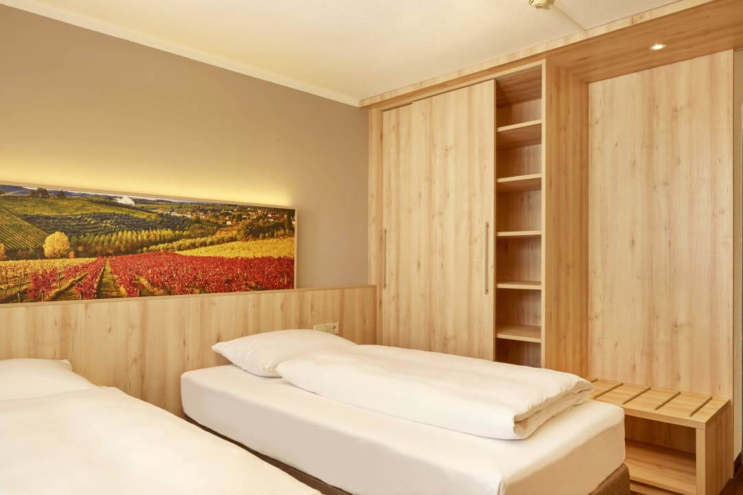 Komfort Zimmer H+ Hotel Stuttgart Herrenberg
