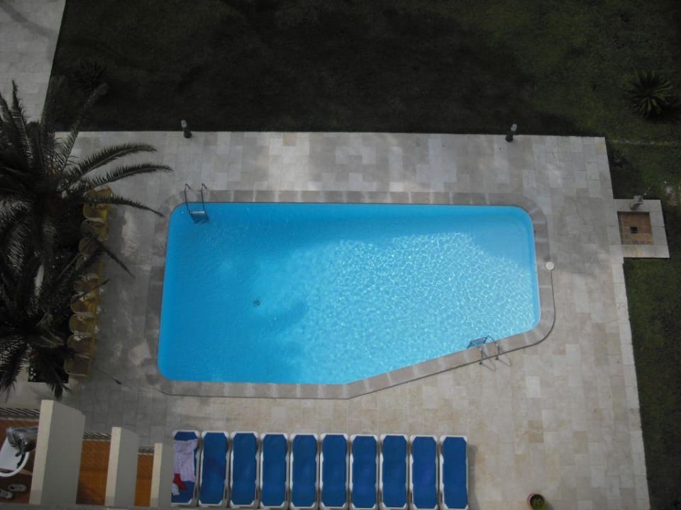 Pool Cabot Tres Torres Apartaments