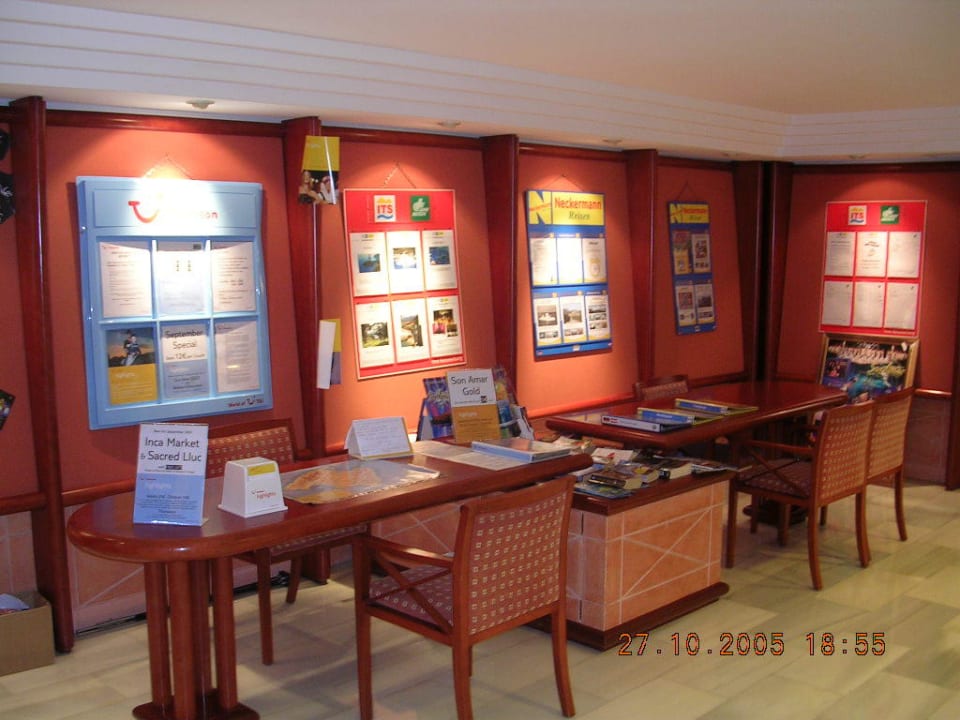 Sitzecke der Reiseleitung Protur Vista Badia Aparthotel