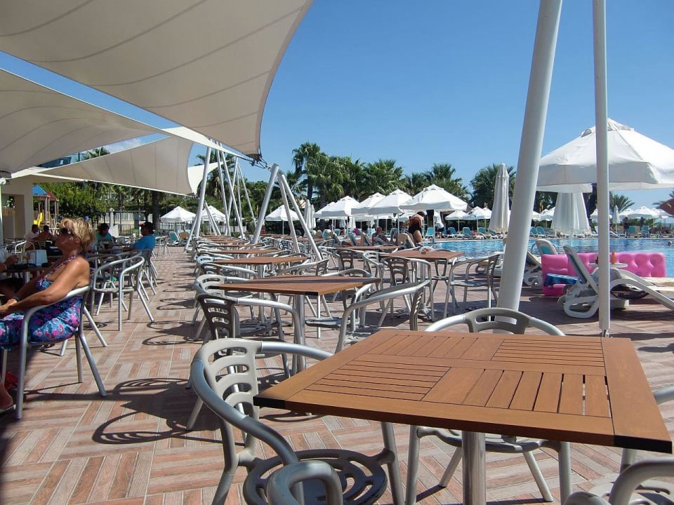 Poolbar-Restaurant am unteren Pool Paloma Oceana