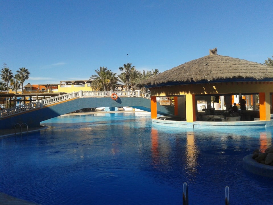 Poolbar mit 1. Pool Caribbean World Thalasso Djerba
