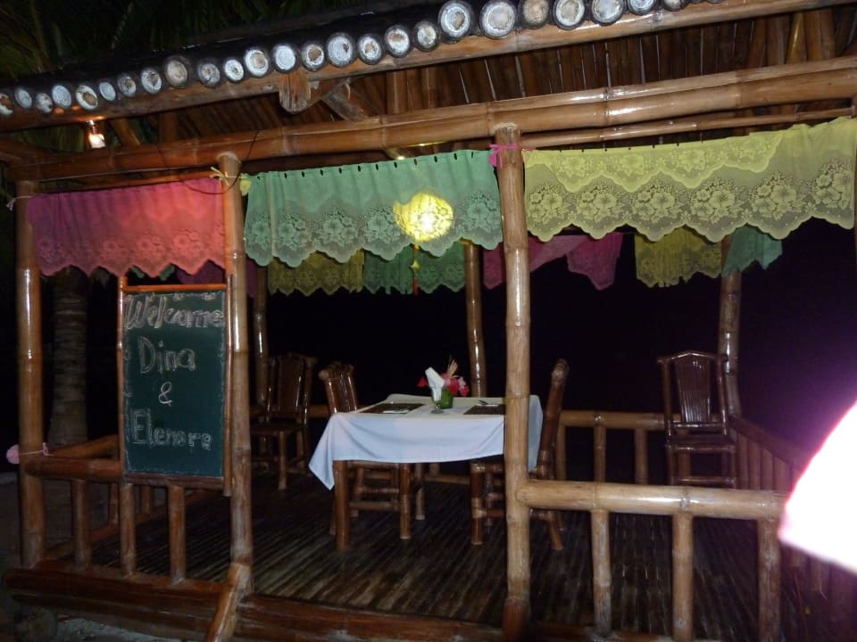 Begrüßungpavillon mit Candle Light Dinner Hotel Whispering Palms Island Resort