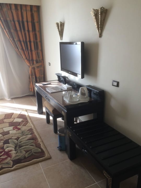 TV & Ablage Pickalbatros Palace Resort