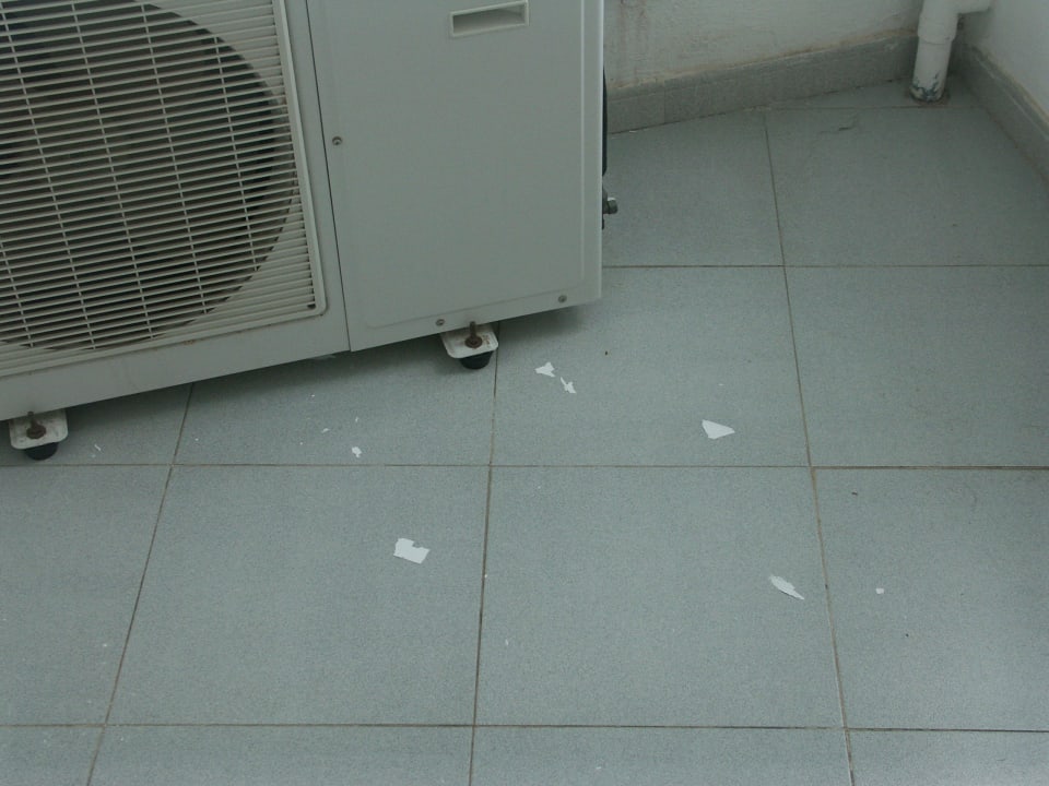 ...nicht gereinigt, fließt dann in den Pool BLUESEA Lagos de Cesar