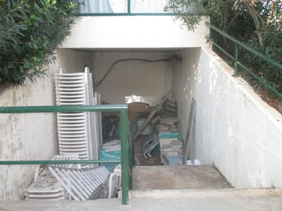 Toller Anblick unter dem Hauptgebäude Atrium Palace Thalasso Spa Resort & Villas