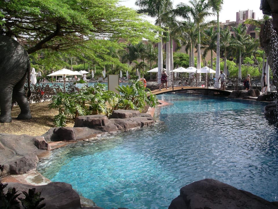 Eine der Poolanlagen Lopesan Baobab Resort