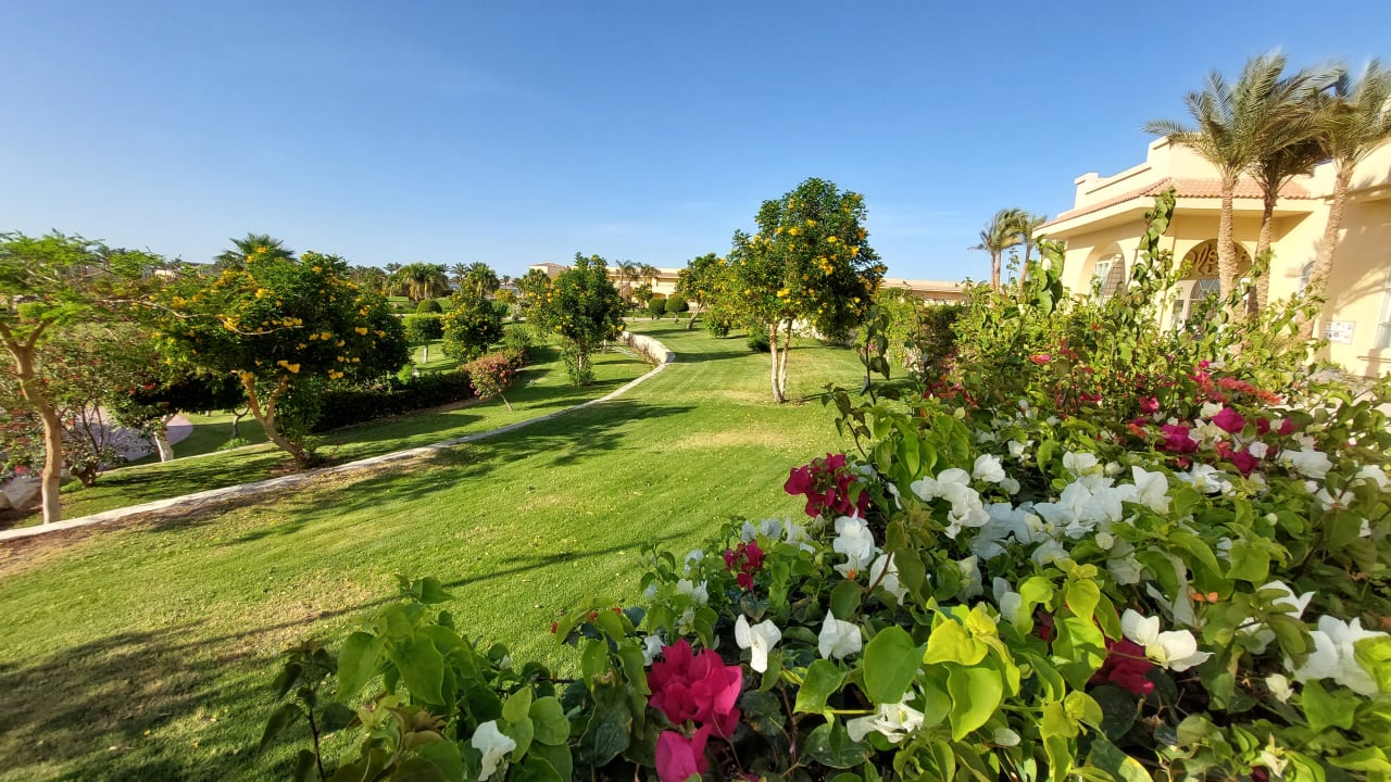 Gartenanlage Cleopatra Luxury Resort Makadi Bay