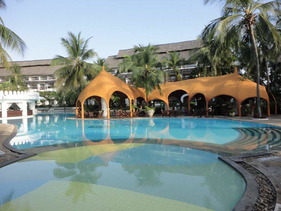 Pool Hotel Southern Palms Beach Resort