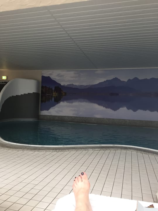 Pool Victor's Seehotel Weingärtner