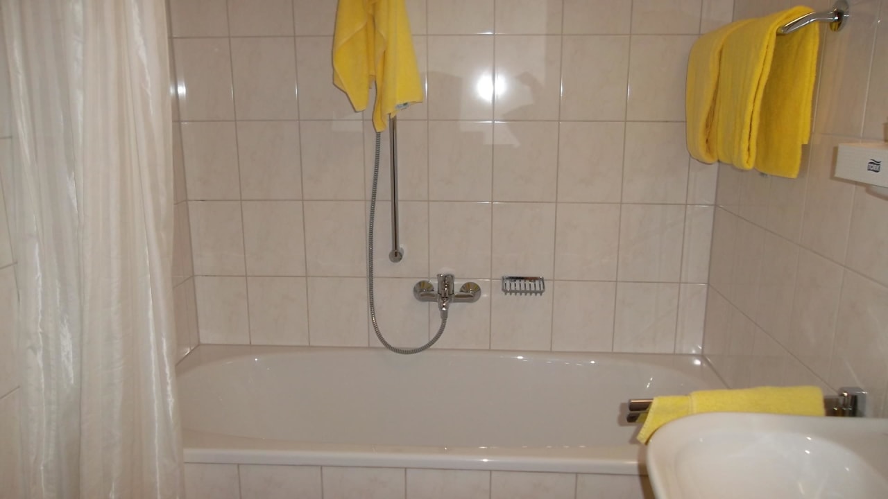 Badausstattung ohne Kleiderablage/Kleiderhaken Alpenhotel Ernberg