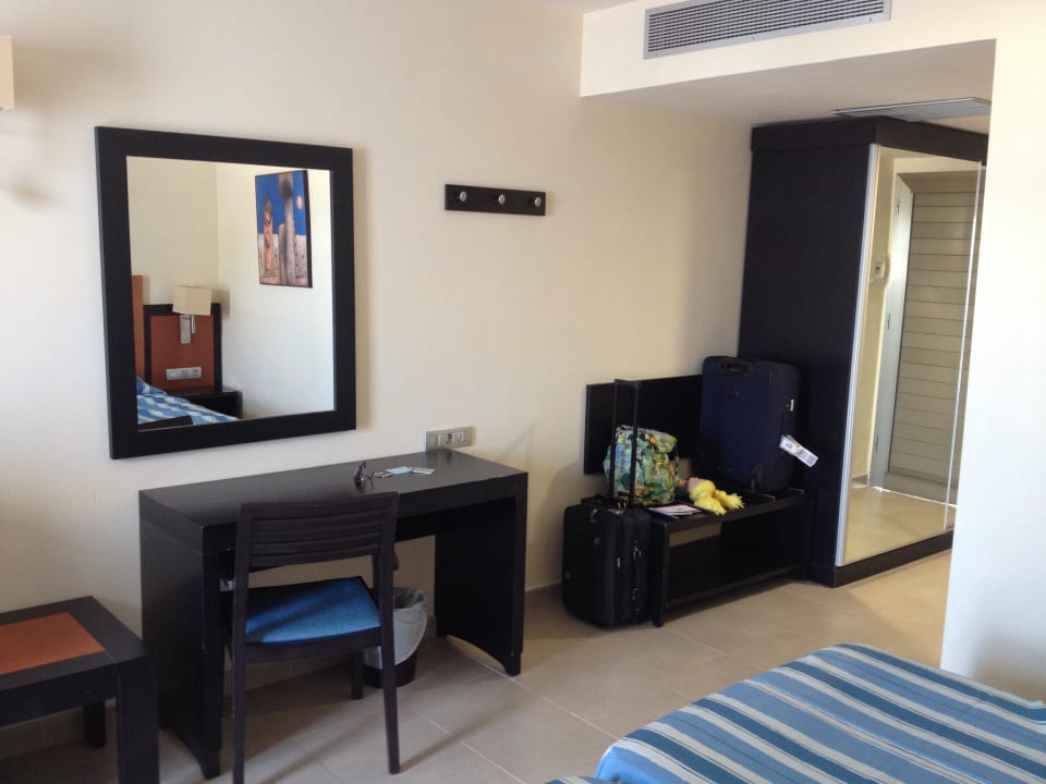 Schlichte moderne Zimmer Hotel Las Costas