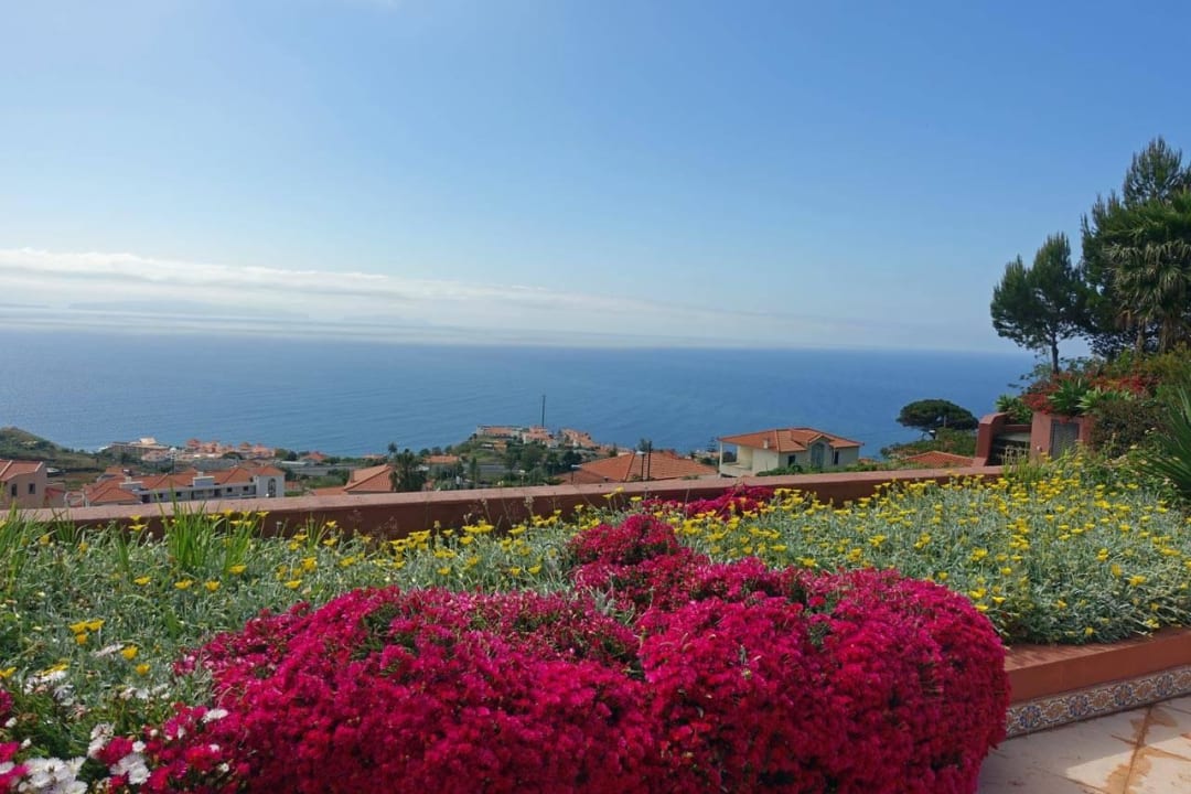 Blick aufs Meer von der Poolterrasse Hotel Quinta Splendida Wellness & Botanical Garden