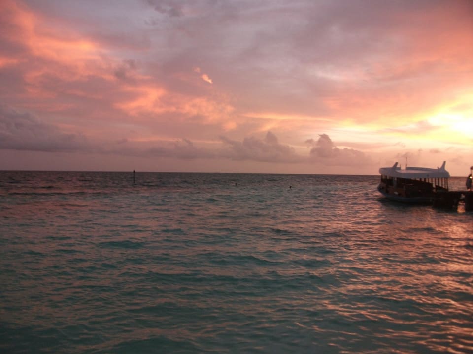 Sonnenuntergang Embudu Village