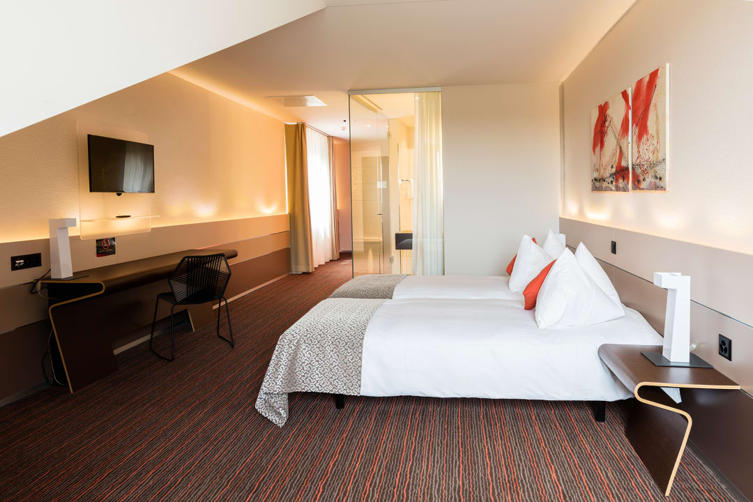 Zimmer Riverside Hotel