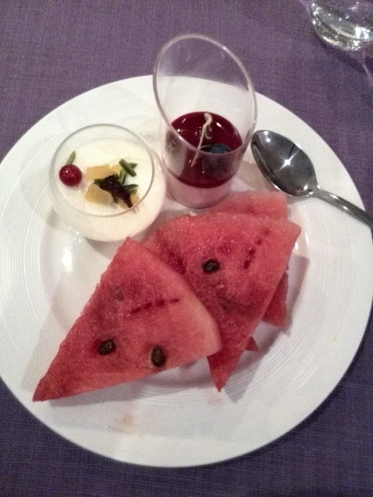 Auswahl Dessert vom Büffet The Canvas Hotel Dubai MGallery By Sofitel