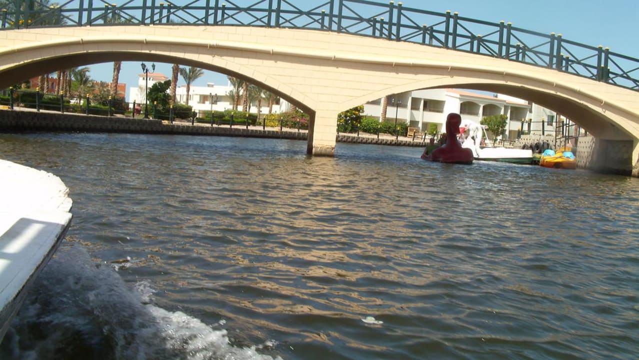 Brücke über den Kanal. Pickalbatros Dana Beach Resort - Hurghada