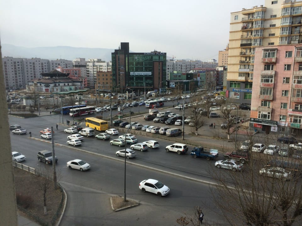 Widok na miasto Kempinski Hotel Khan Palace