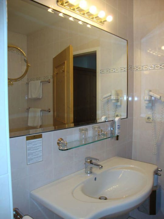 Badezimmer Lisi Family Hotel Reith bei Kitzbühel