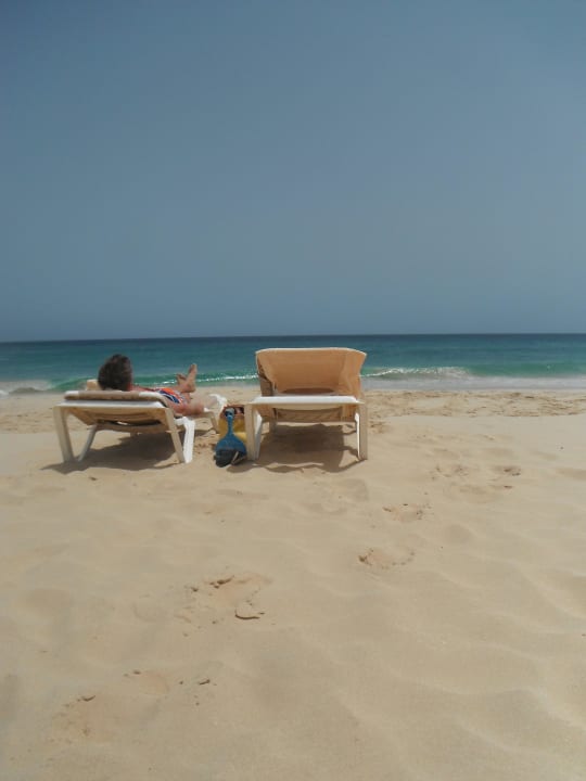 Liegen direkt am Wasser! Hotel Riu Touareg