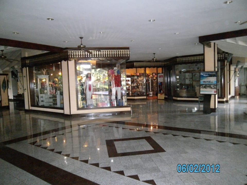 Ladenstraße Hotel Riu Palace Macao - Adults only