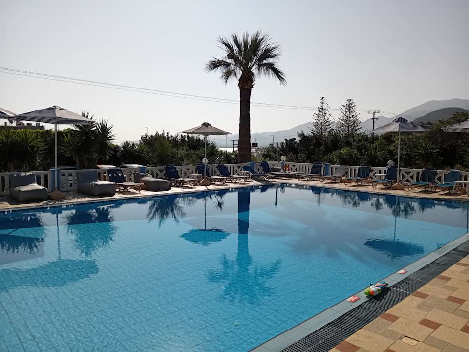 Pool Hotel Corina & Paloma Garden