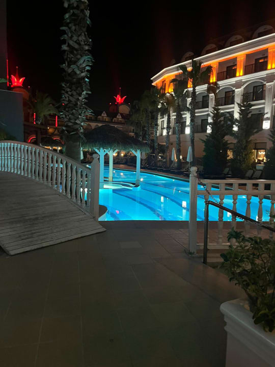 Pool Well Palace Side