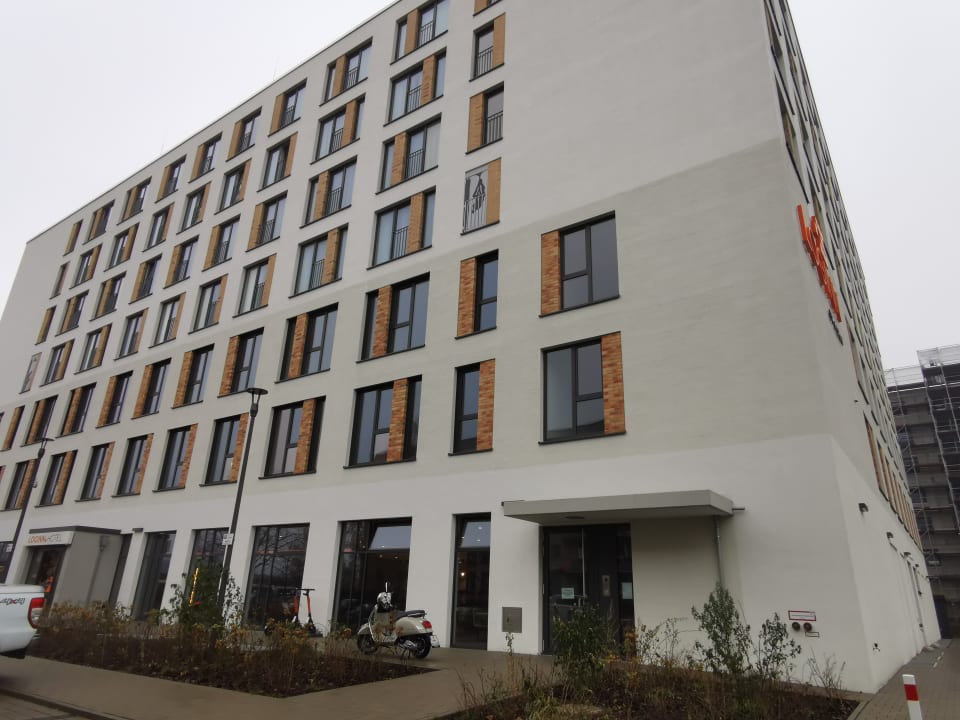 Außenansicht LOGINN Hotel Berlin Airport