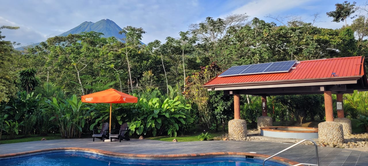 Gartenanlage Volcano Lodge, Hotel & Thermal Experience